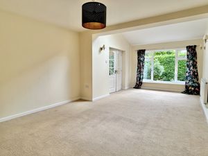 Lounge- click for photo gallery